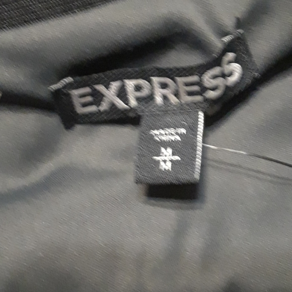 COPY - EXPRESS Skirt - Picture 2 of 3